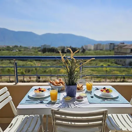 With Pool View 001 - Happy * Vlore