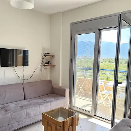 With Pool View 001 - Happy Apartment *